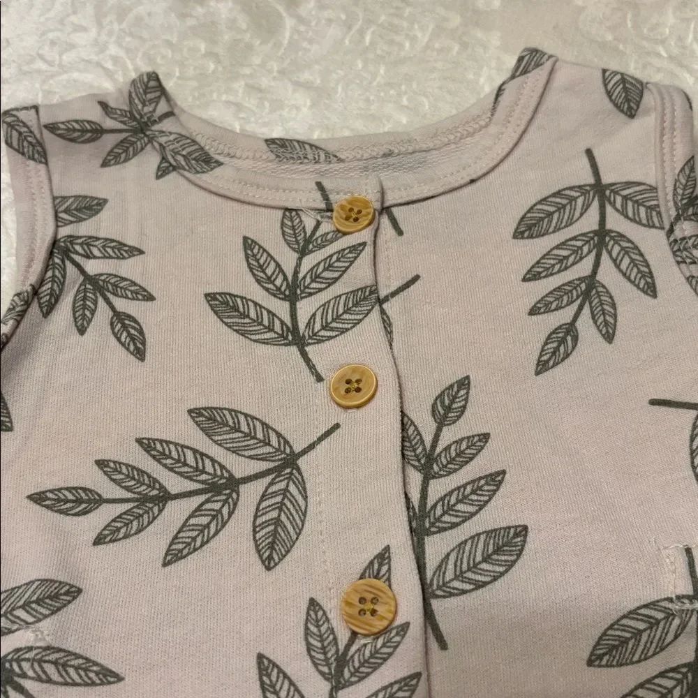 Minibean Leaf Print Onesie - Picture 2 of 5